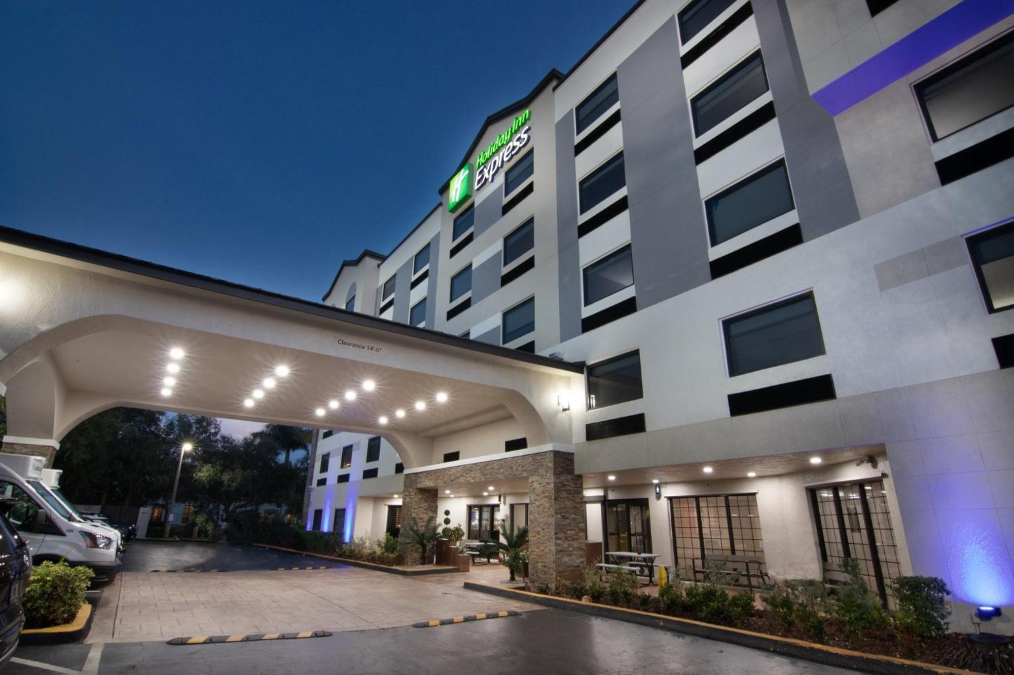 Holiday Inn Express And Suites Fort Lauderdale Airport West By Ihg Davie Zewnętrze zdjęcie