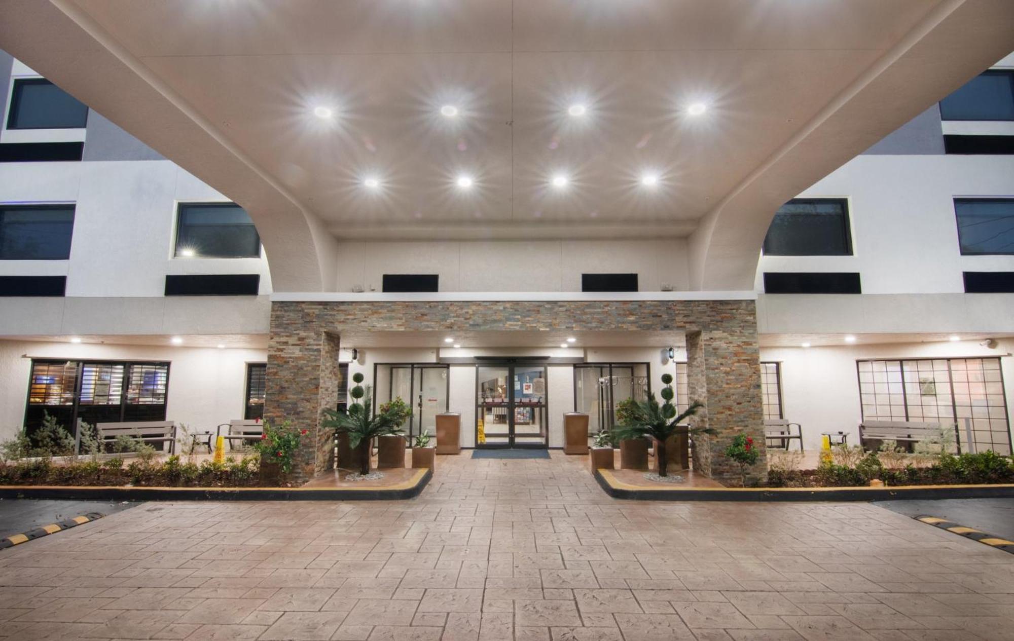 Holiday Inn Express And Suites Fort Lauderdale Airport West By Ihg Davie Zewnętrze zdjęcie