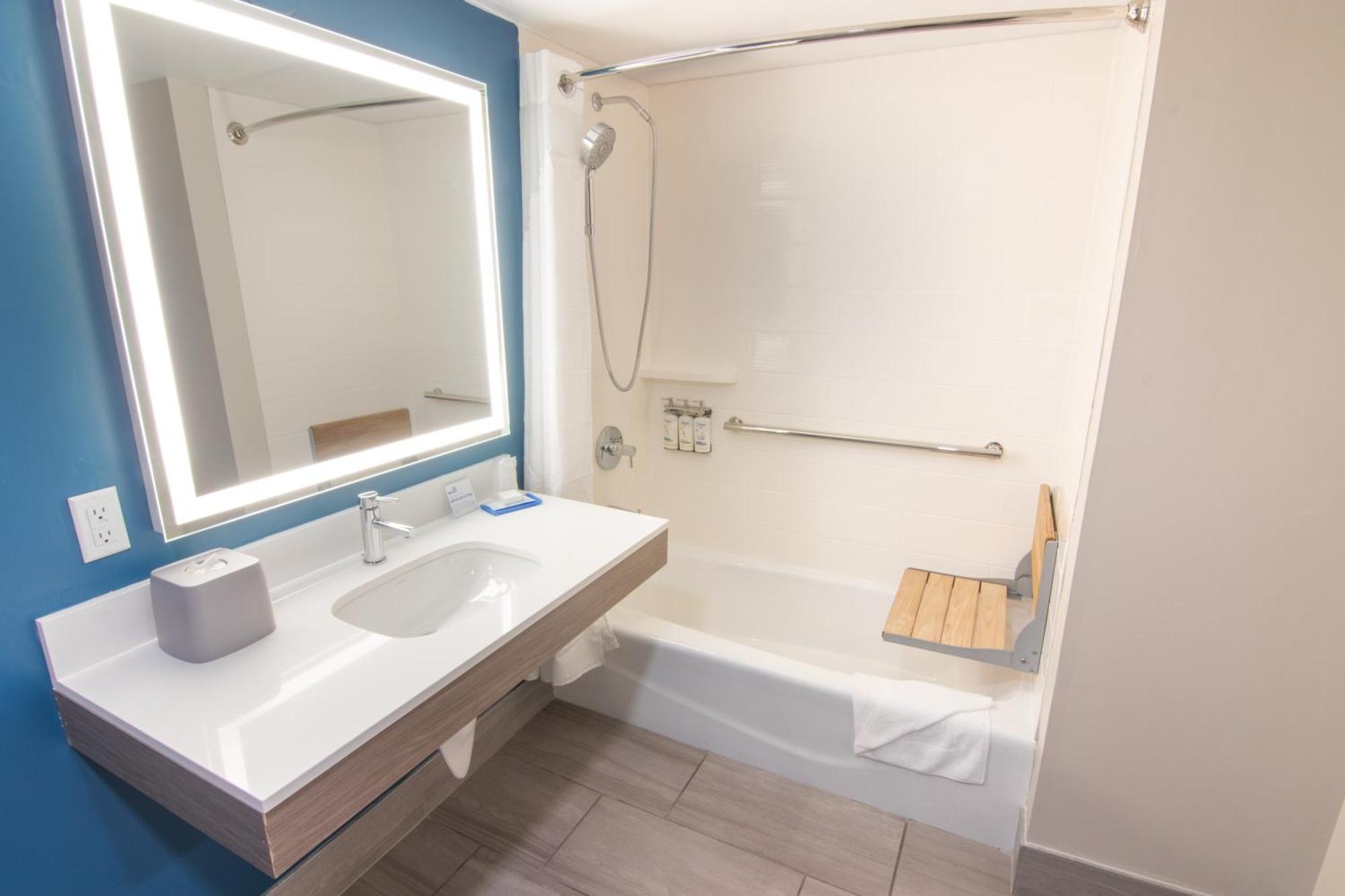 Holiday Inn Express And Suites Fort Lauderdale Airport West By Ihg Davie Zewnętrze zdjęcie