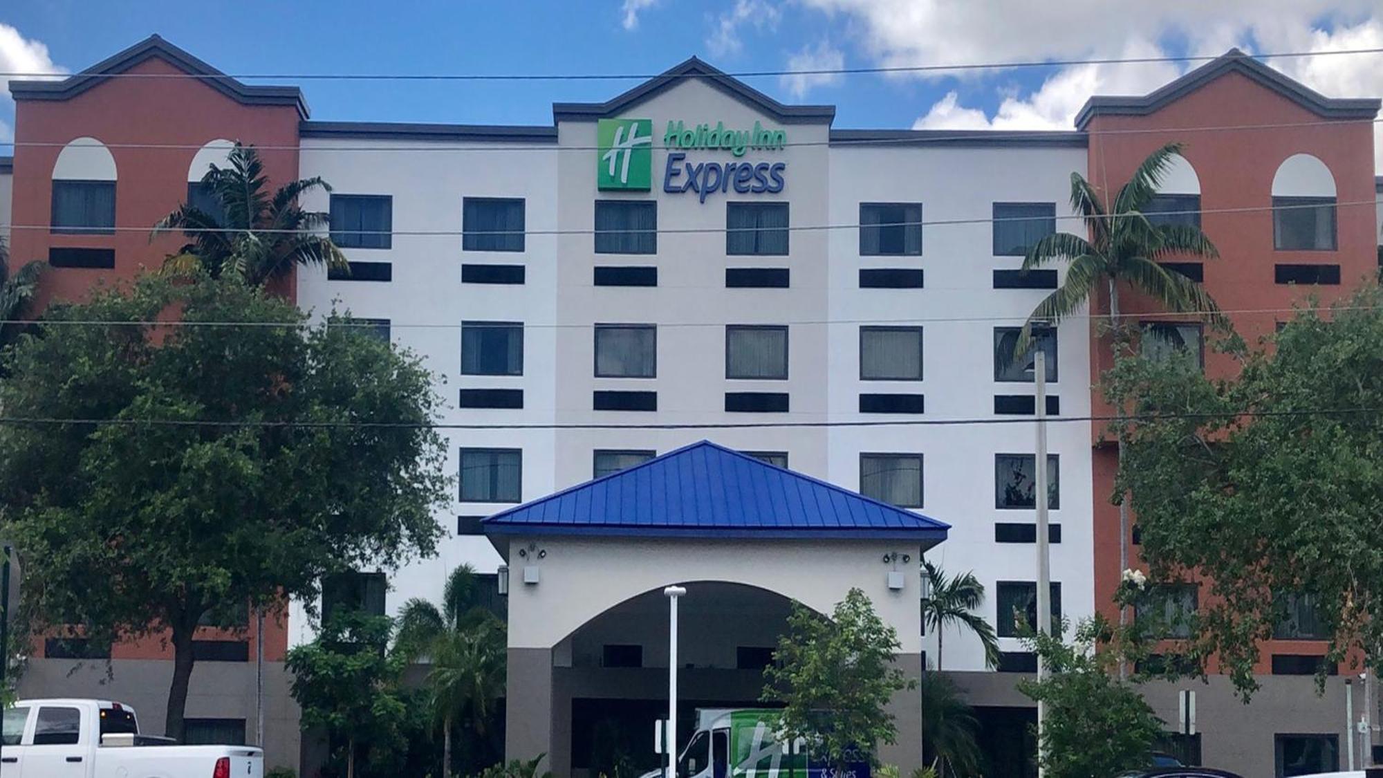 Holiday Inn Express And Suites Fort Lauderdale Airport West By Ihg Davie Zewnętrze zdjęcie