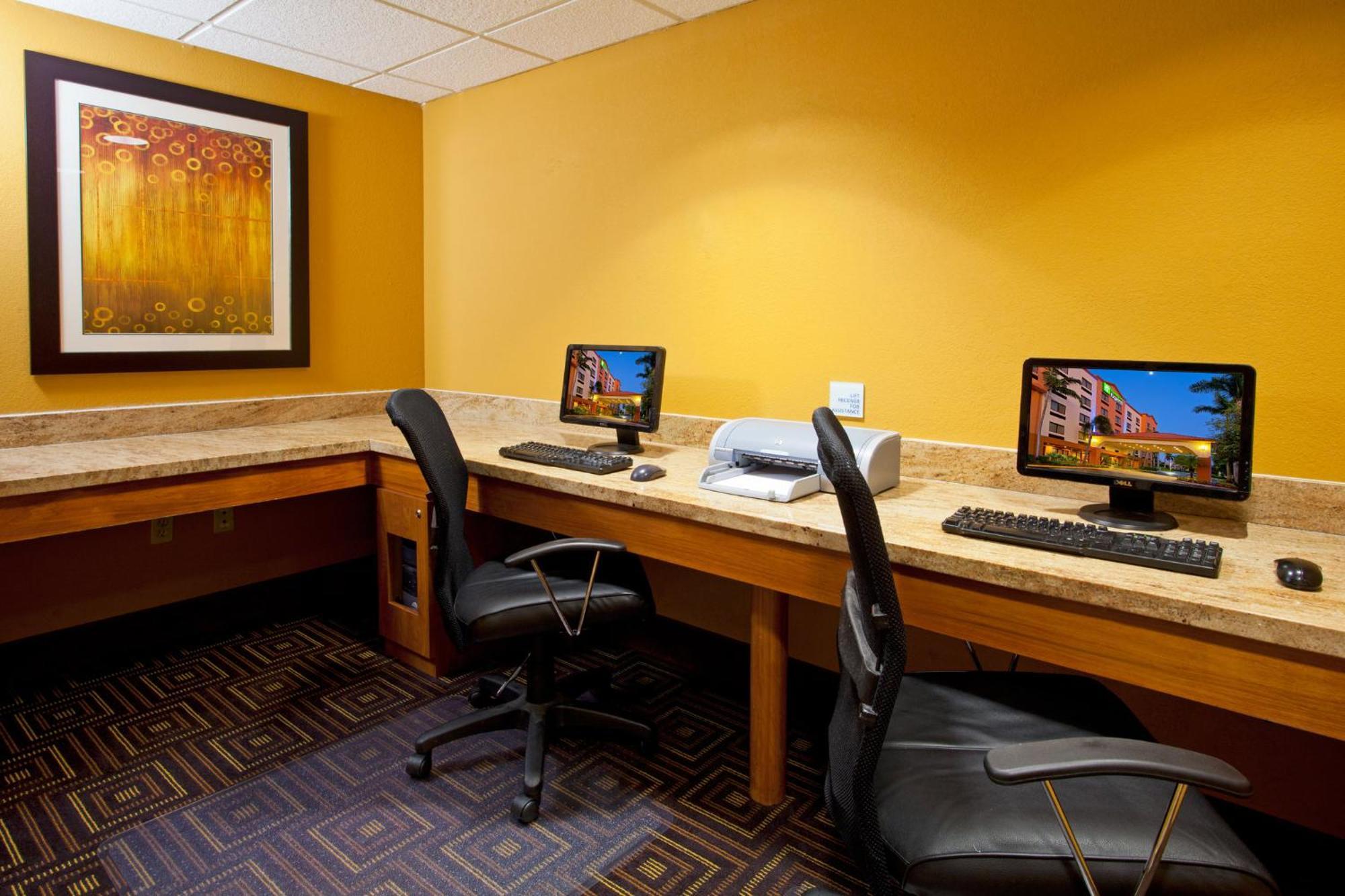 Holiday Inn Express And Suites Fort Lauderdale Airport West By Ihg Davie Zewnętrze zdjęcie